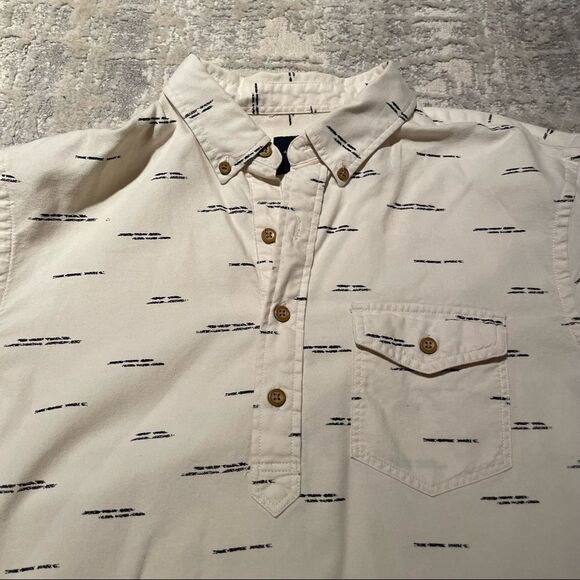 🚨 3 for $25 - AEO Off White Printed Classic Shirt - Picture 2 of 8